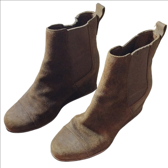 UGG | Shoes | Ugg Brown Ankle Boots With Chunky Sole And Elastic Panels ...
